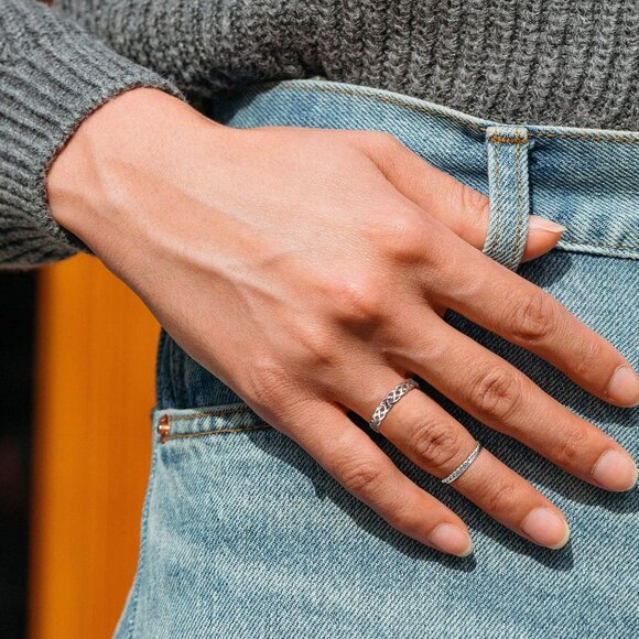 925 Sterling Silver Celtic Knot Eternity Wedding Band for Women, 4 mm Wide, Size - Picture 3 of 6